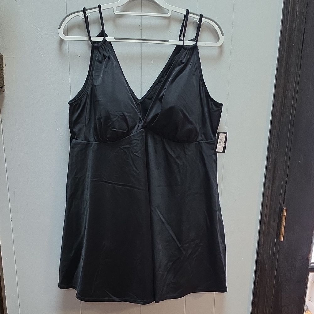 Retro Wireless Plunge Skirted One Piece Swimsuit